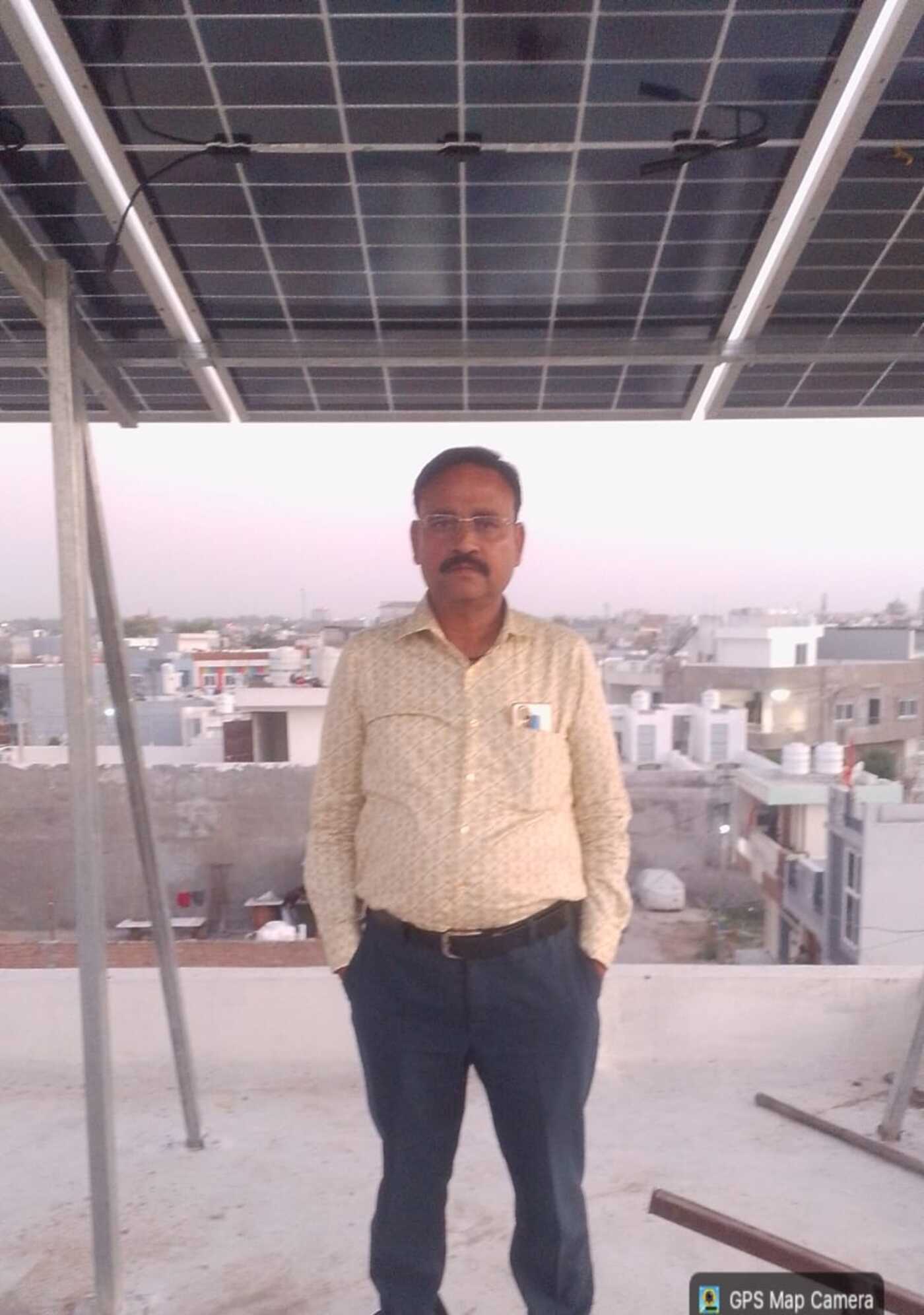 KPD Solar customer at his rooftop solar system in Kota